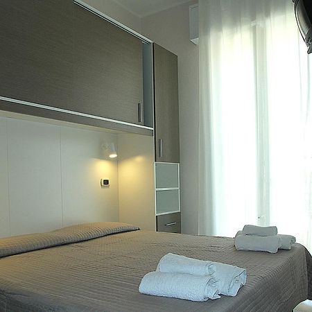 Hotel Sant'Elena ริมินี ภายนอก รูปภาพ