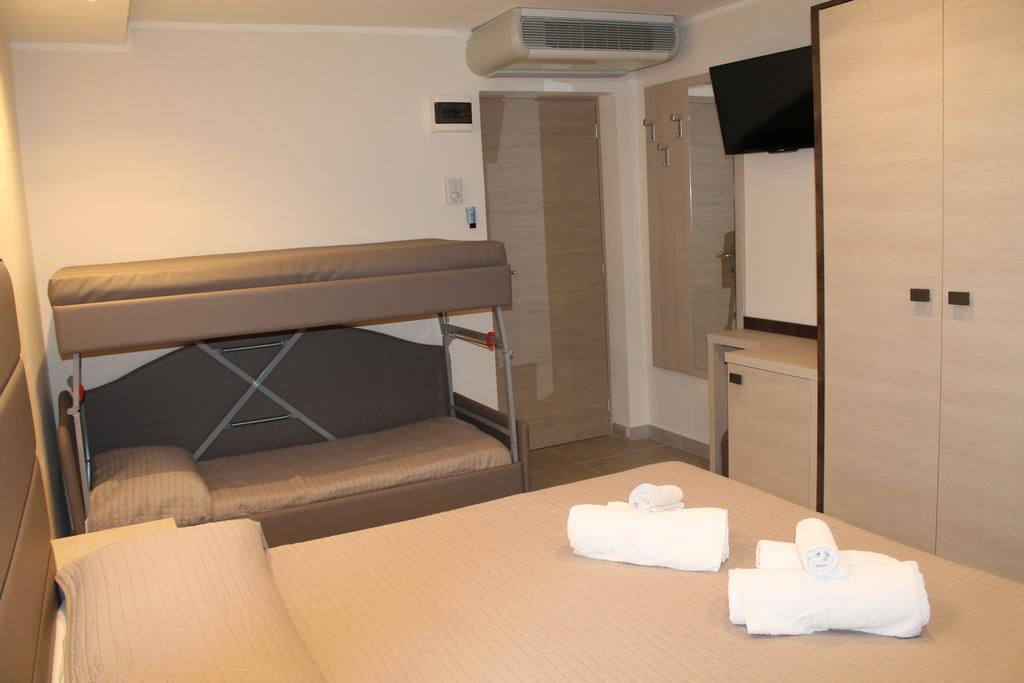 Hotel Sant'Elena ริมินี ภายนอก รูปภาพ