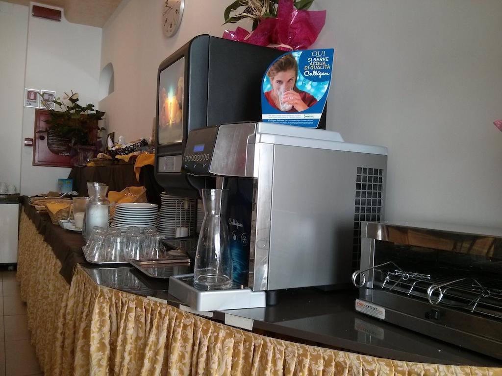 Hotel Sant'Elena ริมินี ภายนอก รูปภาพ