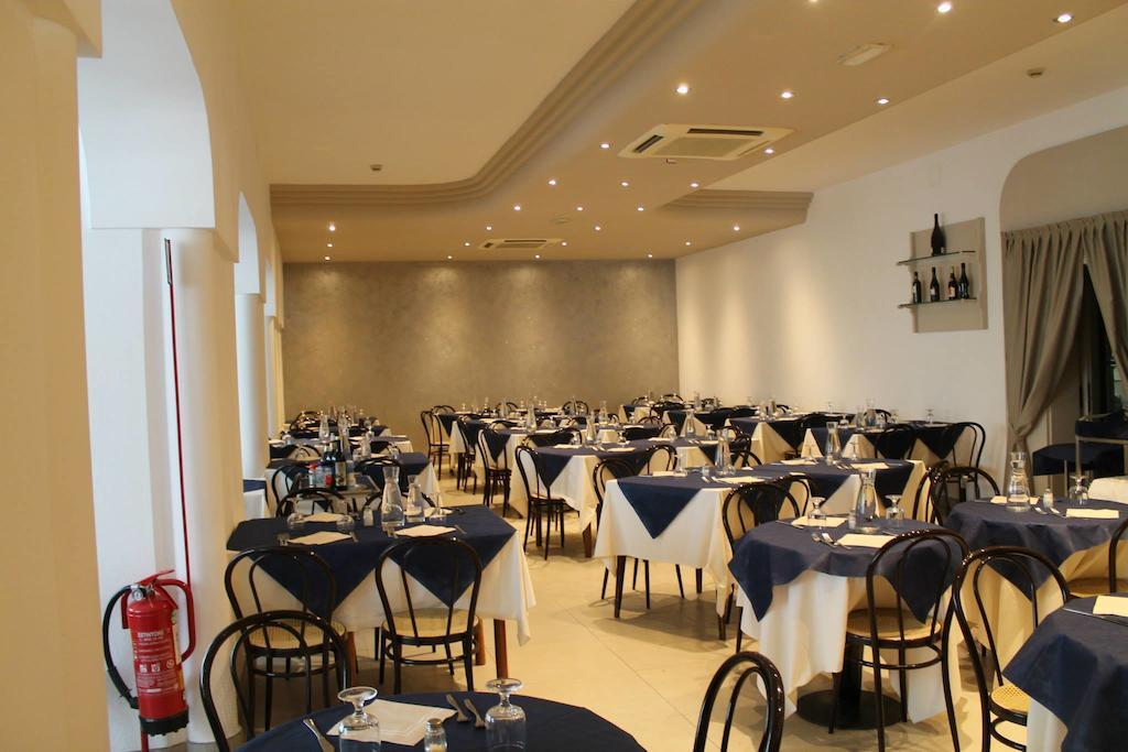 Hotel Sant'Elena ริมินี ภายนอก รูปภาพ
